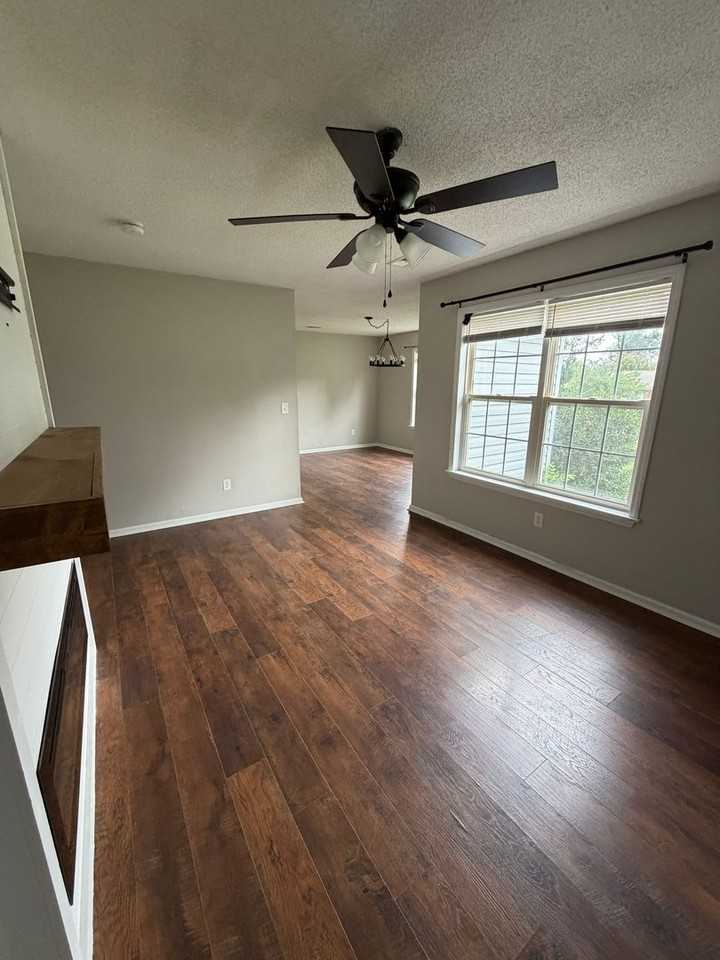 1341 E Cannon Ave - Photo 3 of 11