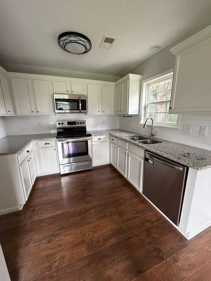 1341 E Cannon Ave - Photo 7 of 11