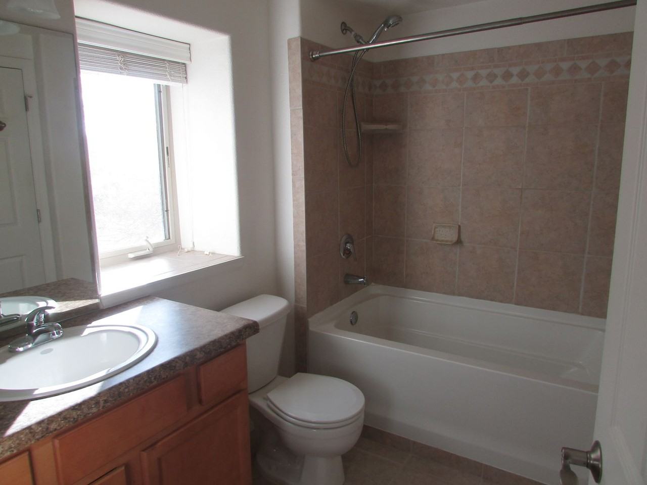 1214 Walnut Ave #8 - Photo 6 of 8