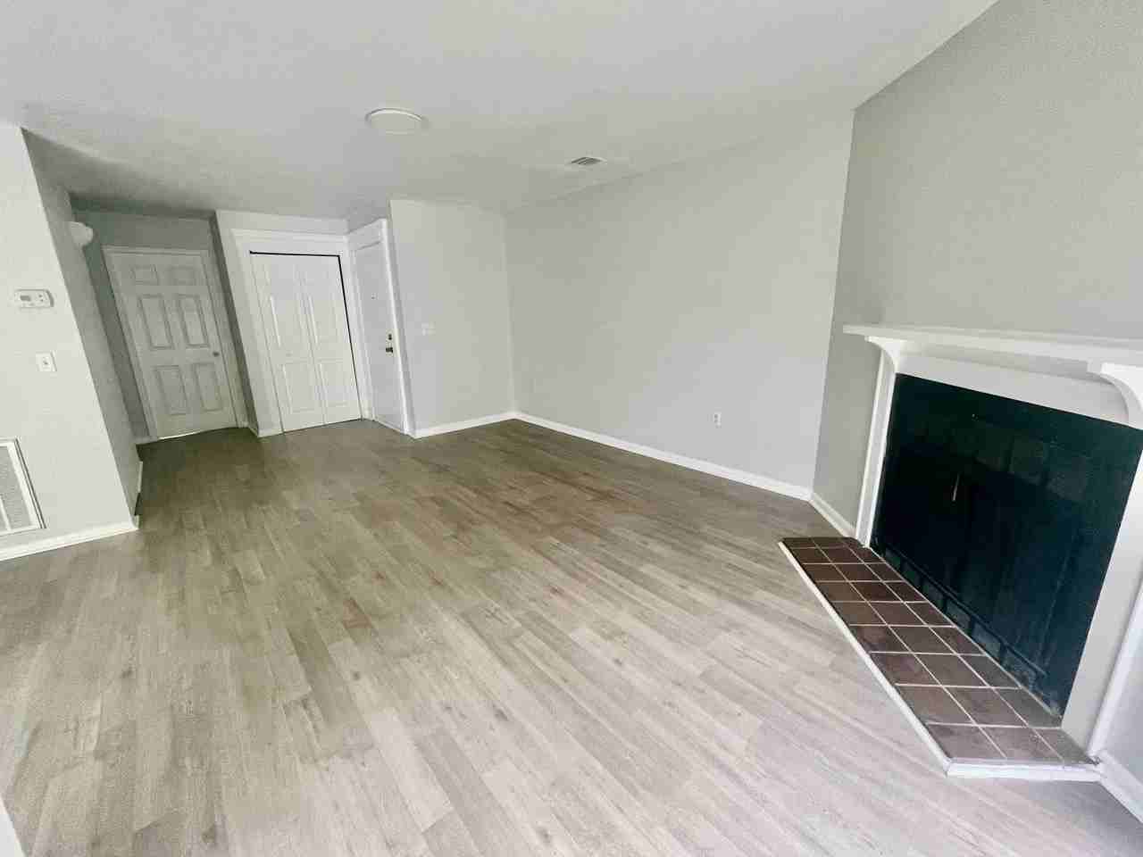 4816 Spring Lake Dr - Photo 3 of 13