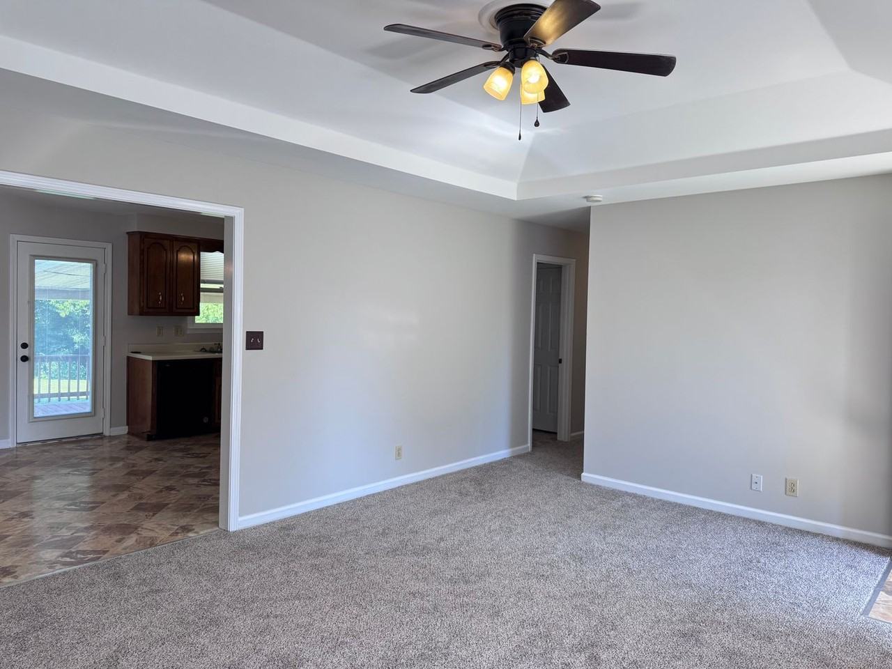 438 Kelsey Dr - Photo 3 of 22