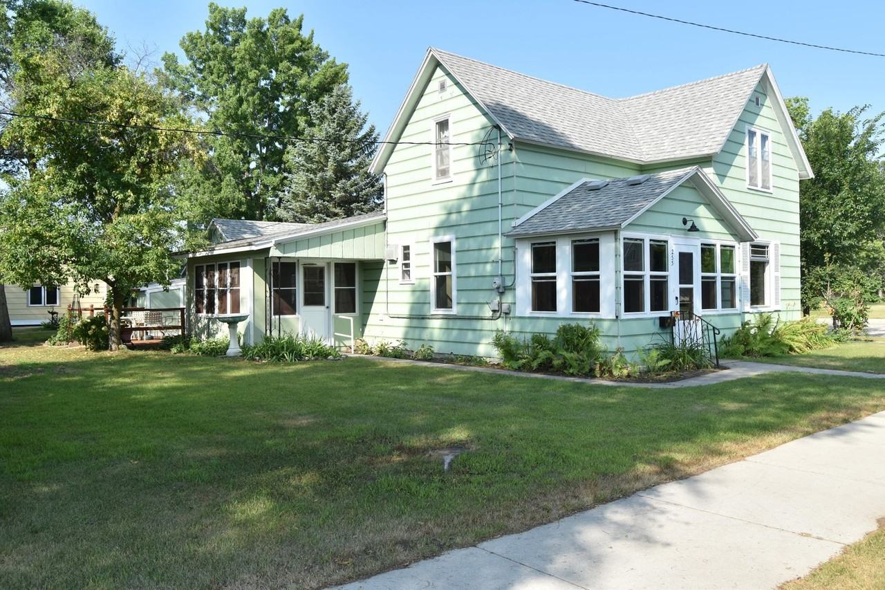 255 5th St Sw - Photo 2 of 11