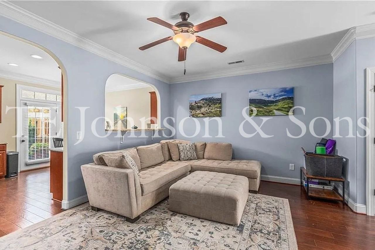 1025 Richmond Park Dr - Photo 4 of 23