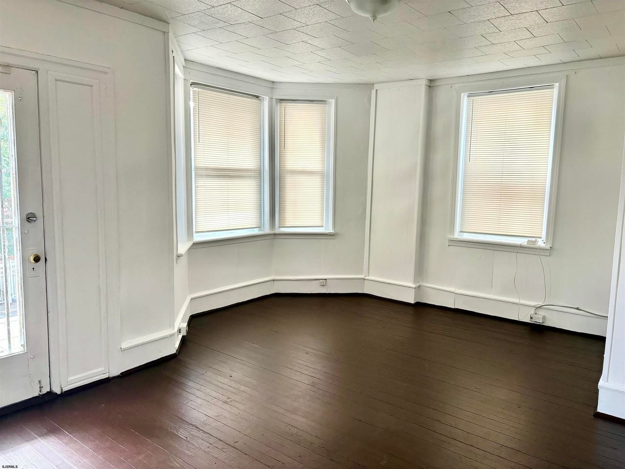 117 N Georgia Ave - Photo 2 of 11