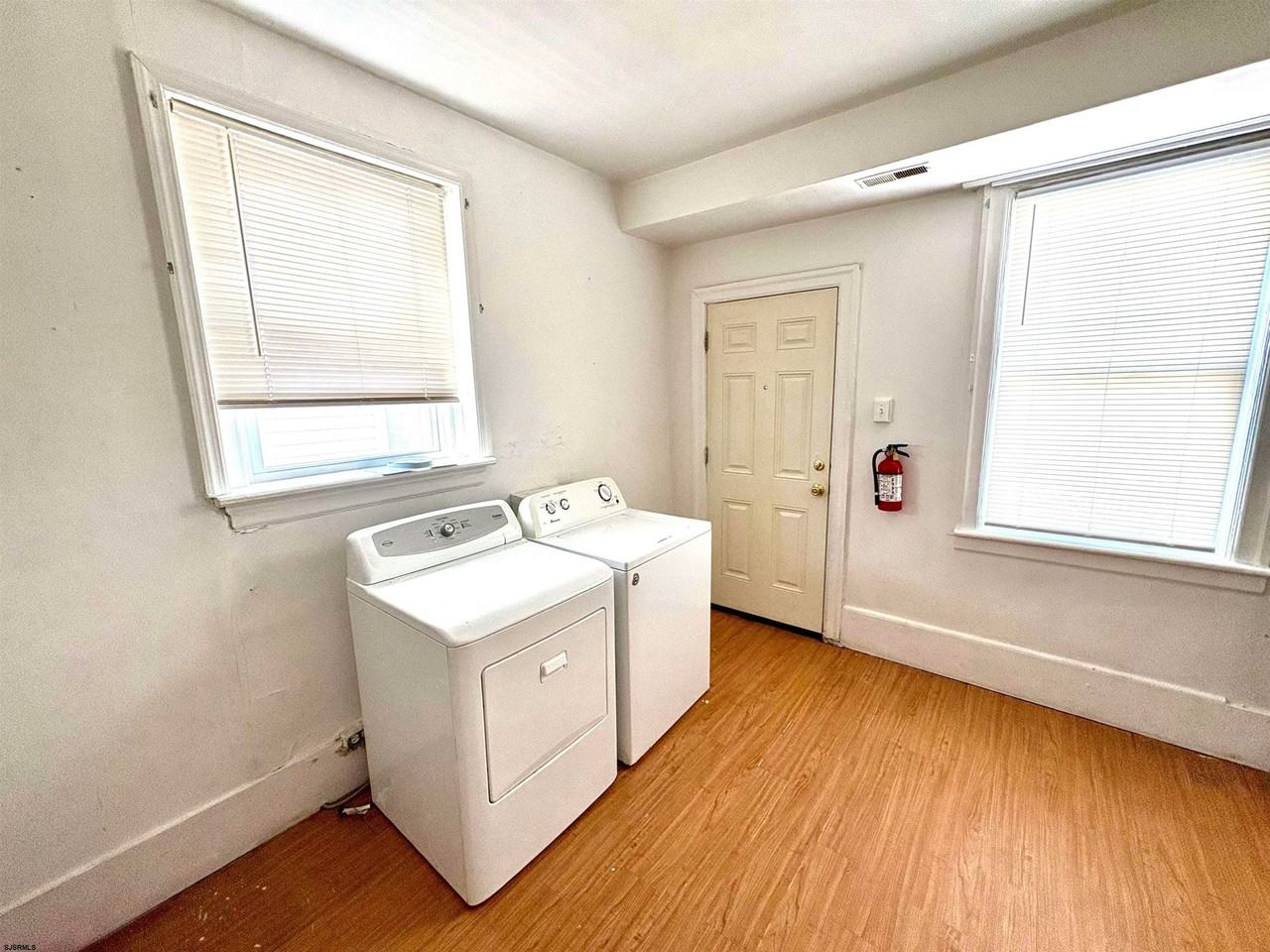 117 N Georgia Ave - Photo 3 of 11