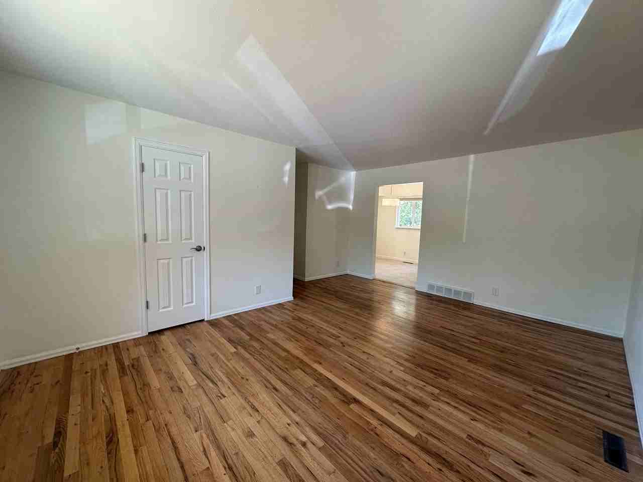 780 33rd St - Photo 4 of 33