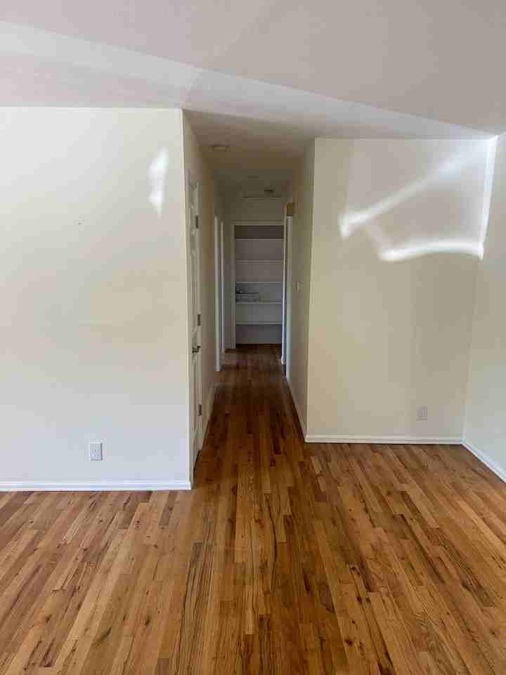 780 33rd St - Photo 5 of 33