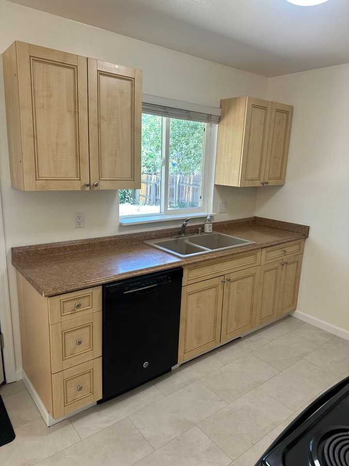 780 33rd St - Photo 6 of 33
