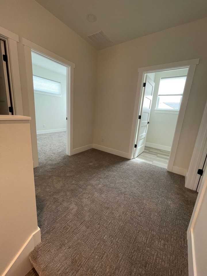 513 Spaniel Ln - Photo 5 of 29
