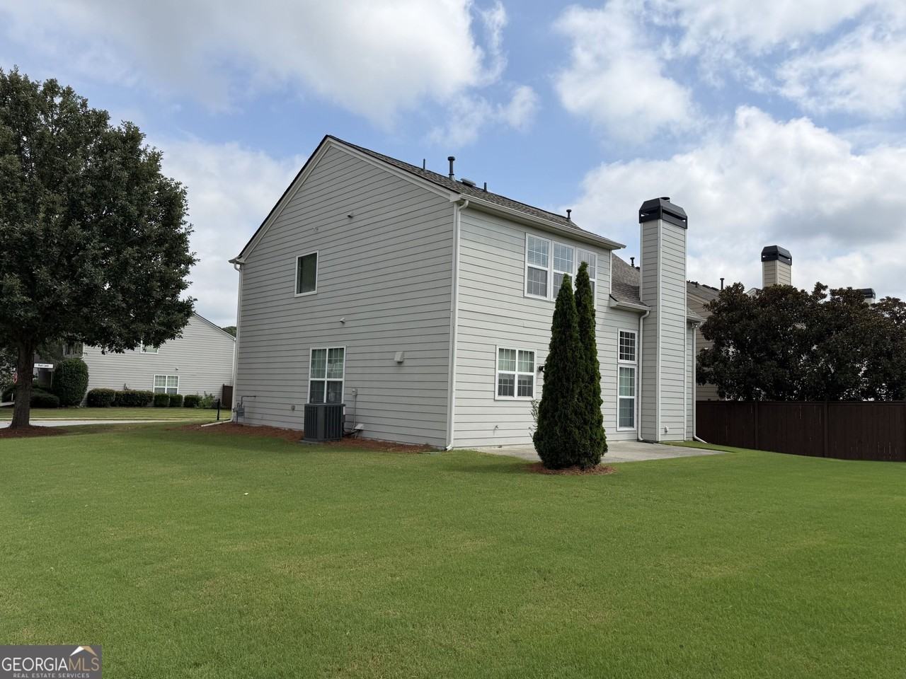 8910 Ruel Ln - Photo 3 of 22