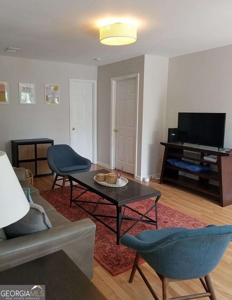 1738 Taylor St Nw #A2 - Photo 3 of 16