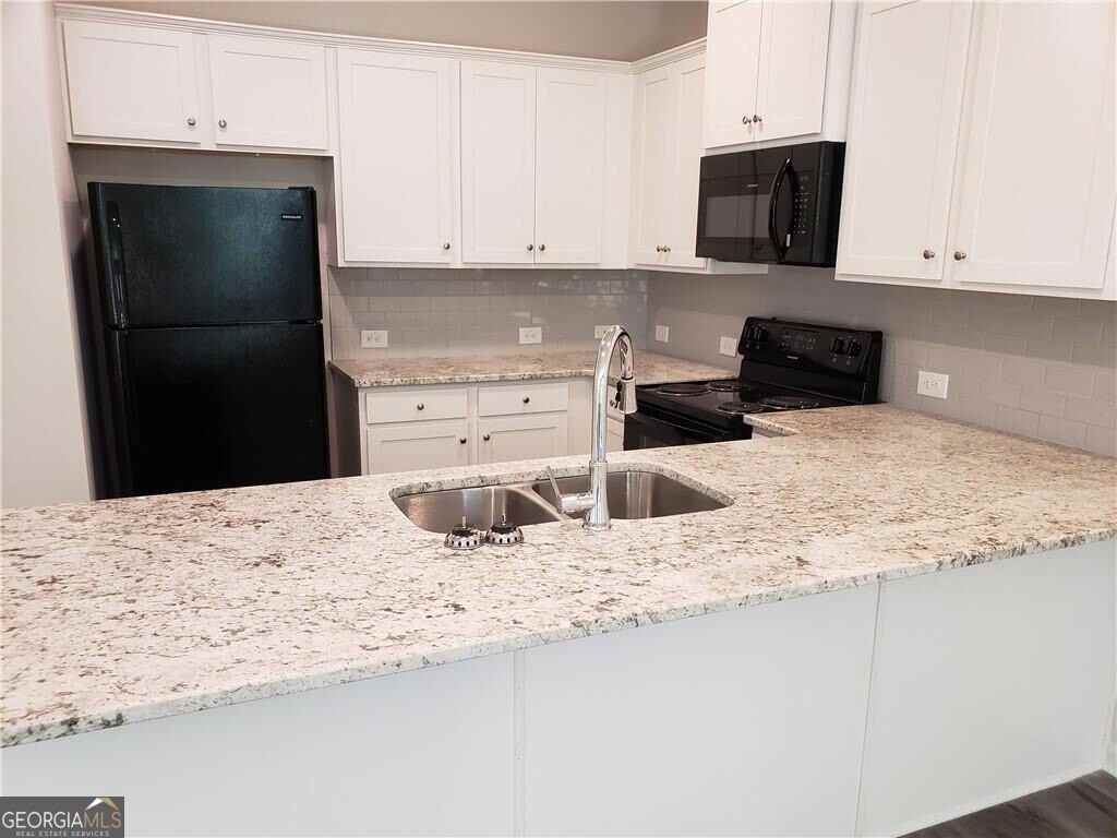 2725 Daybreak Ct Nw - Photo 5 of 17