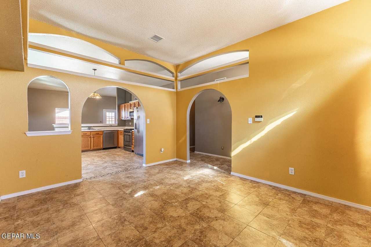 14269 Desert Fire Ct - Photo 7 of 20