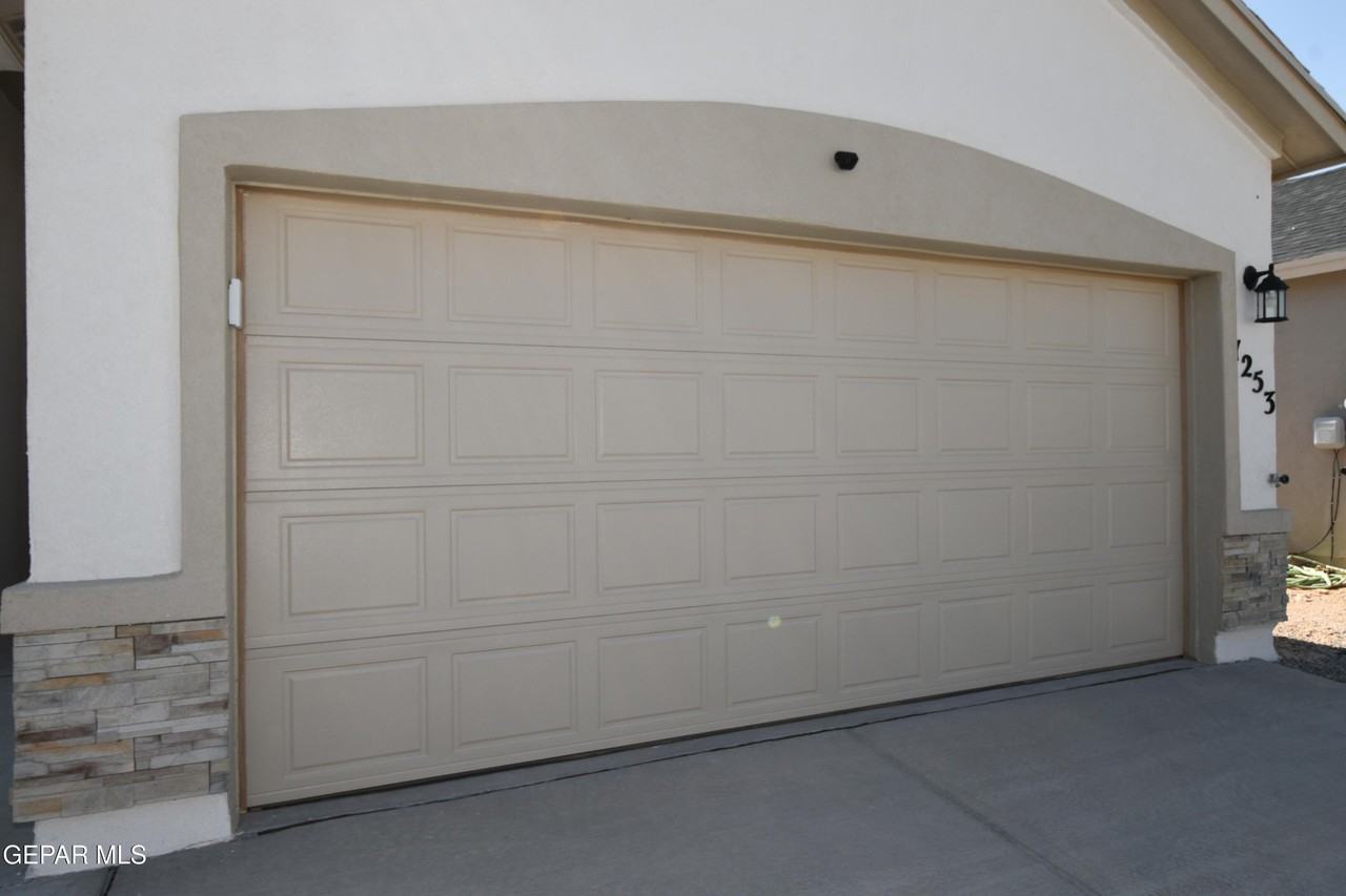 1253 Indigo Sky St - Photo 2 of 36