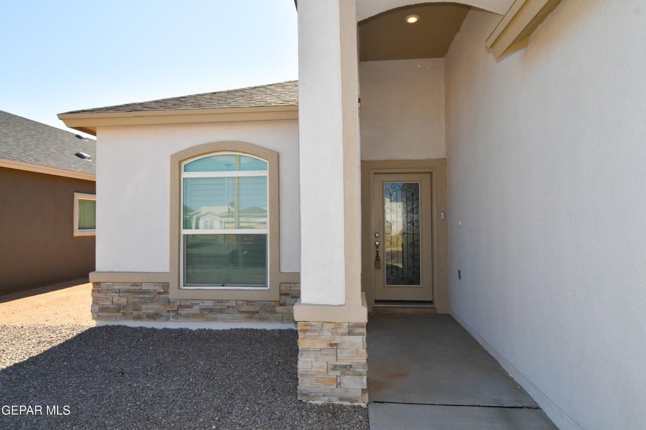 1253 Indigo Sky St - Photo 3 of 36