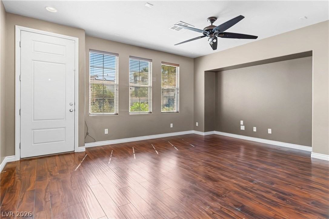 8396 Waylon Ave - Photo 3 of 30