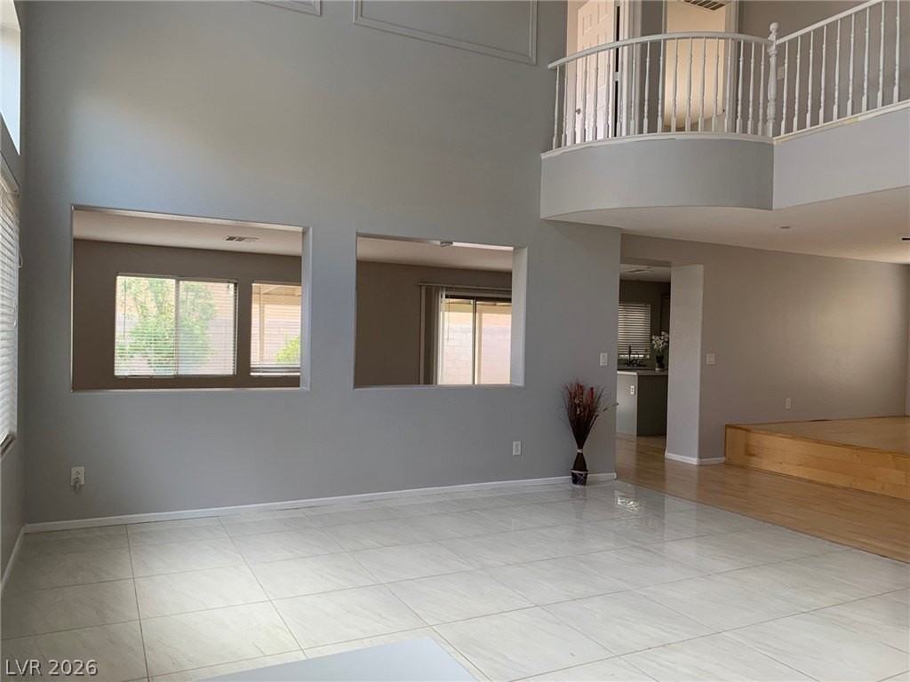 9933 W Diablo Dr - Photo 4 of 42