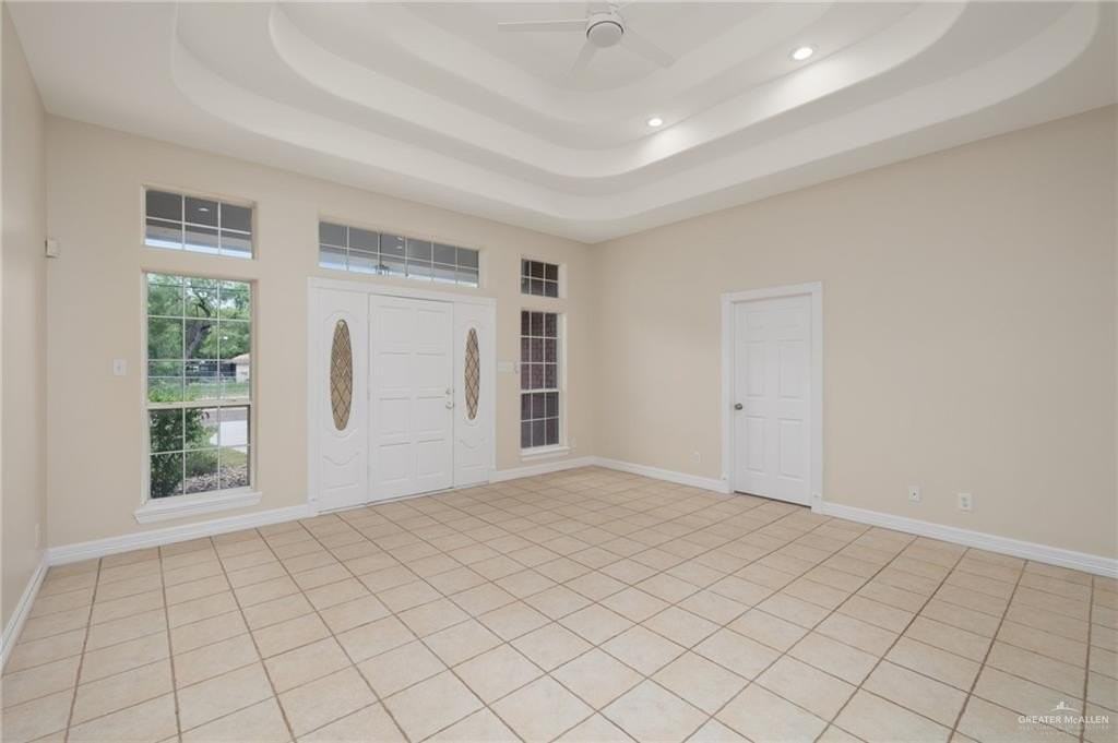 2403 Sunset Ln - Photo 2 of 15