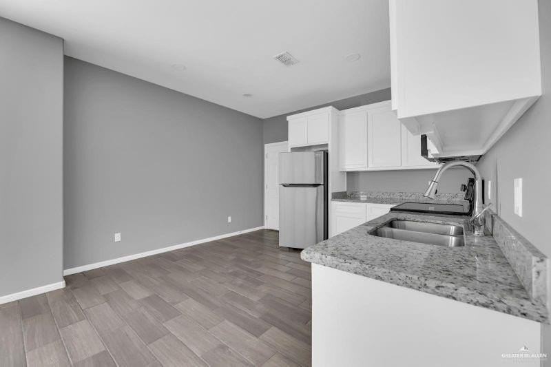 3906 Paola St #2 - Photo 6 of 15