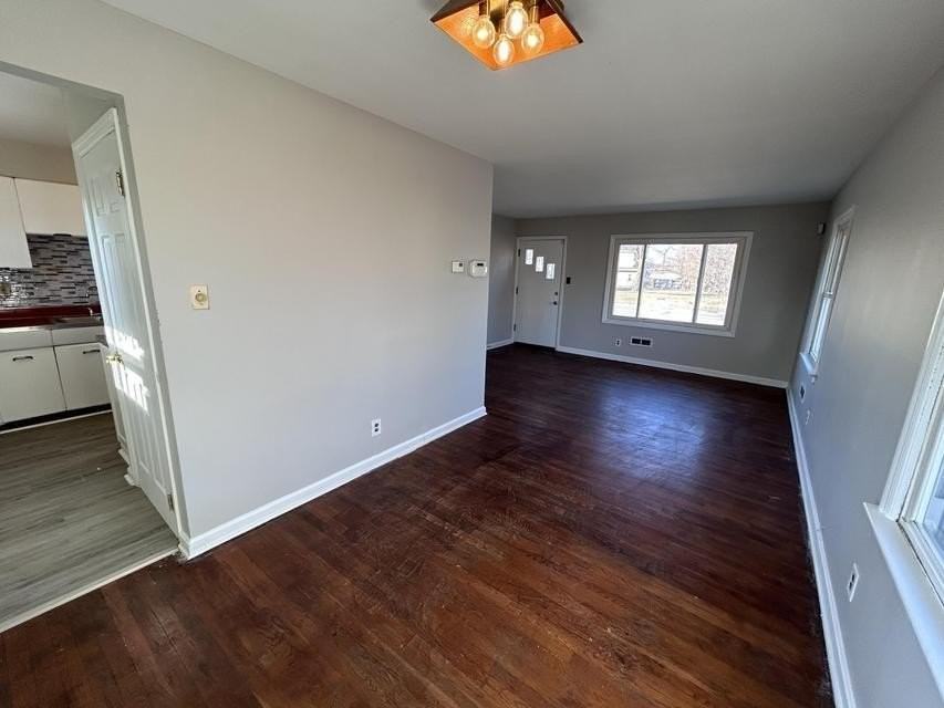 811 E 15th Ave - Photo 6 of 18