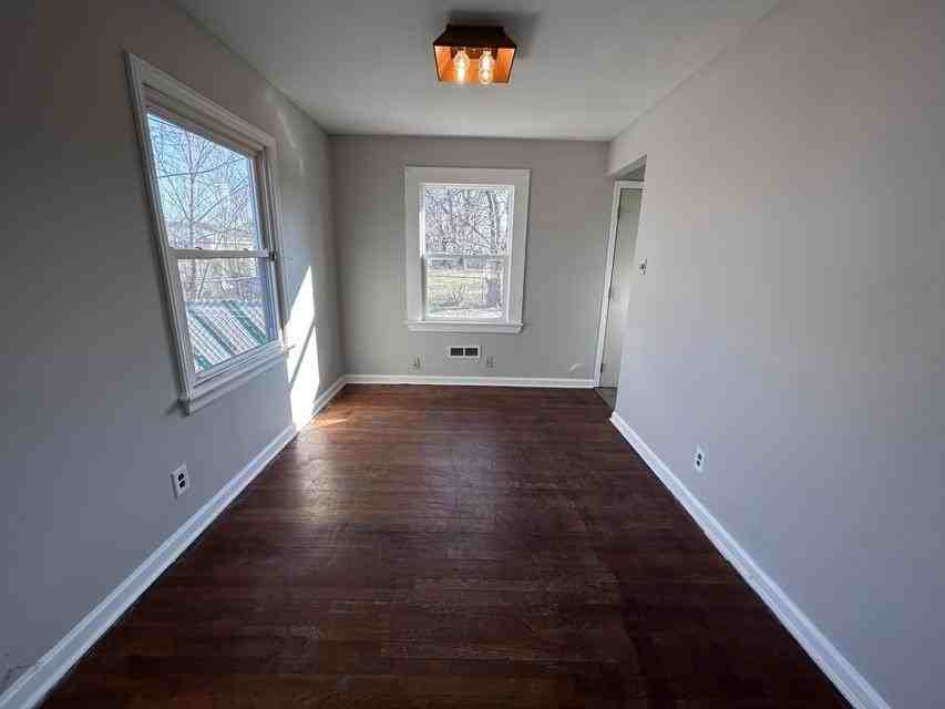 811 E 15th Ave - Photo 7 of 18