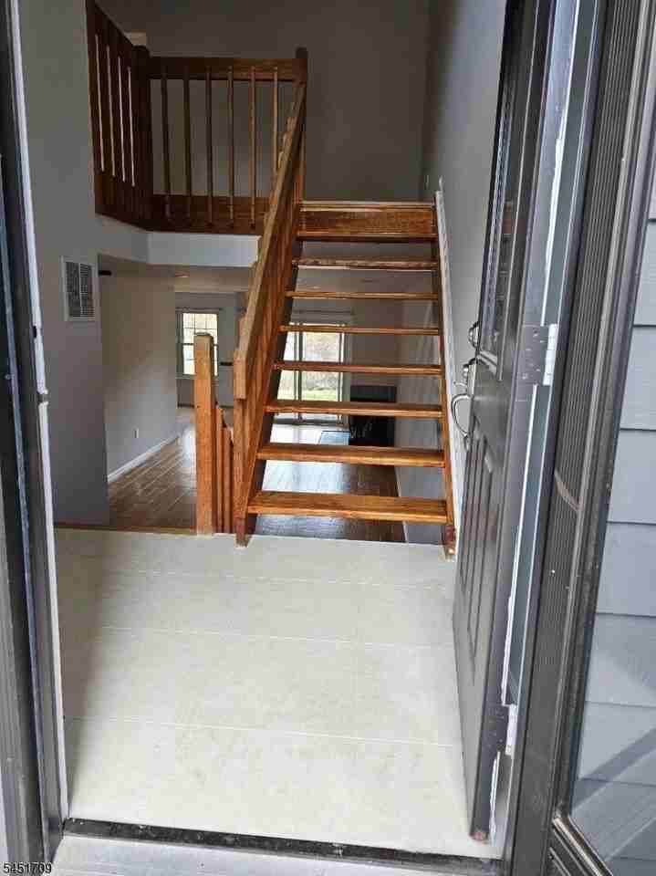 45F Chicopee Dr - Photo 4 of 26