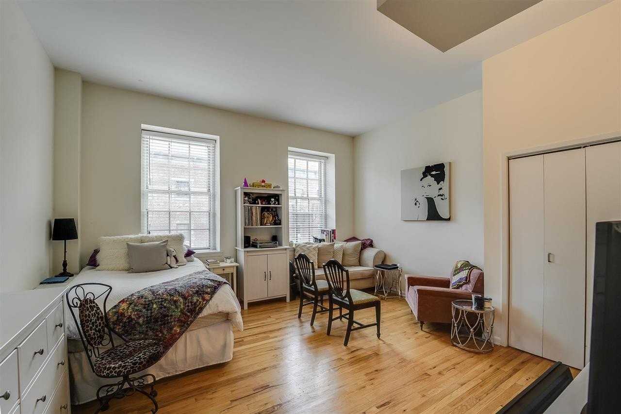 341 Monmouth St #305 - Photo 2 of 15