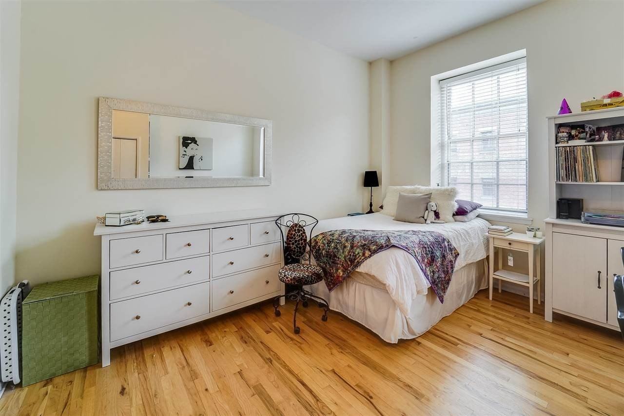 341 Monmouth St #305 - Photo 3 of 15