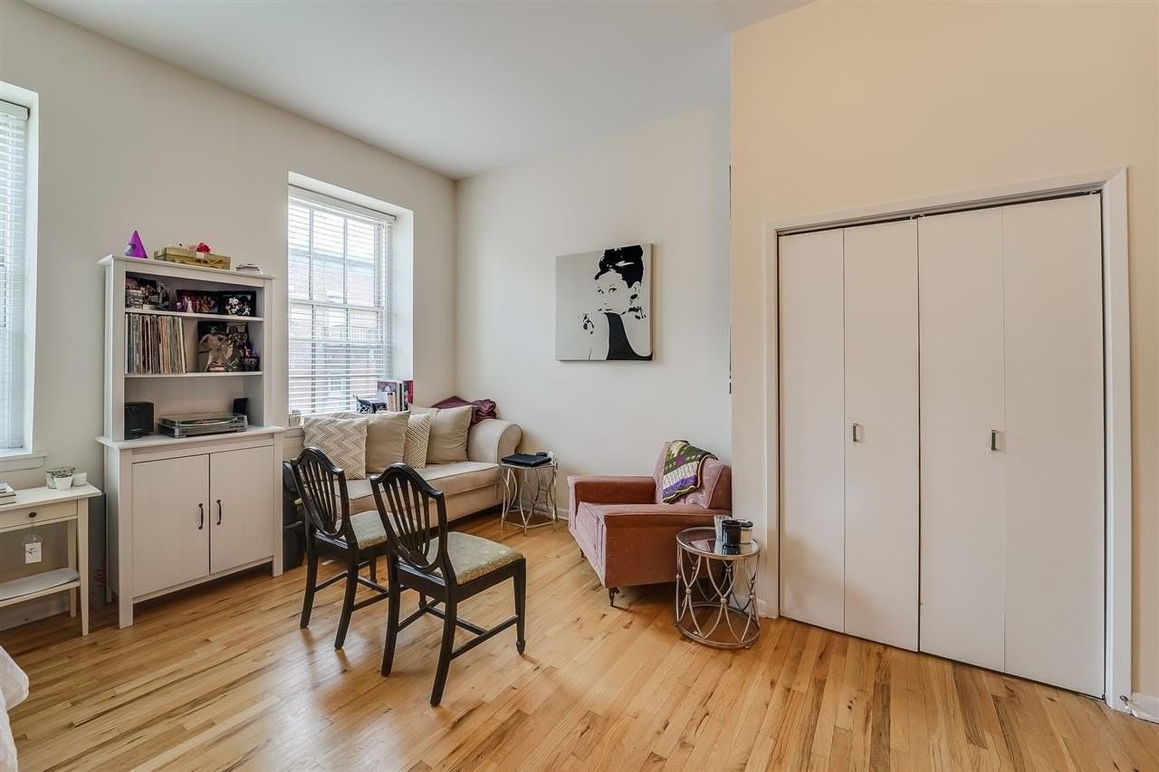 341 Monmouth St #305 - Photo 4 of 15