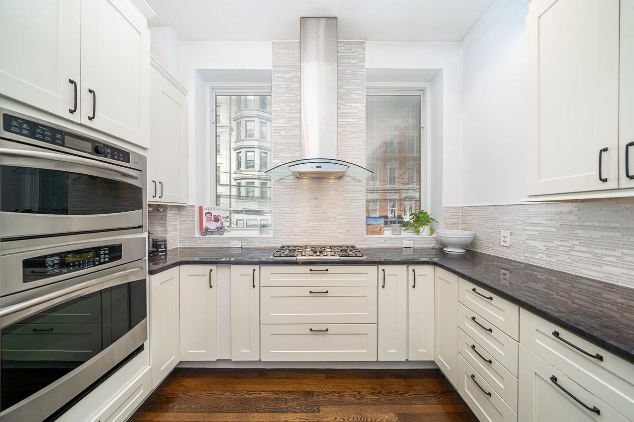 909 Willow Ave #1 - Photo 3 of 15