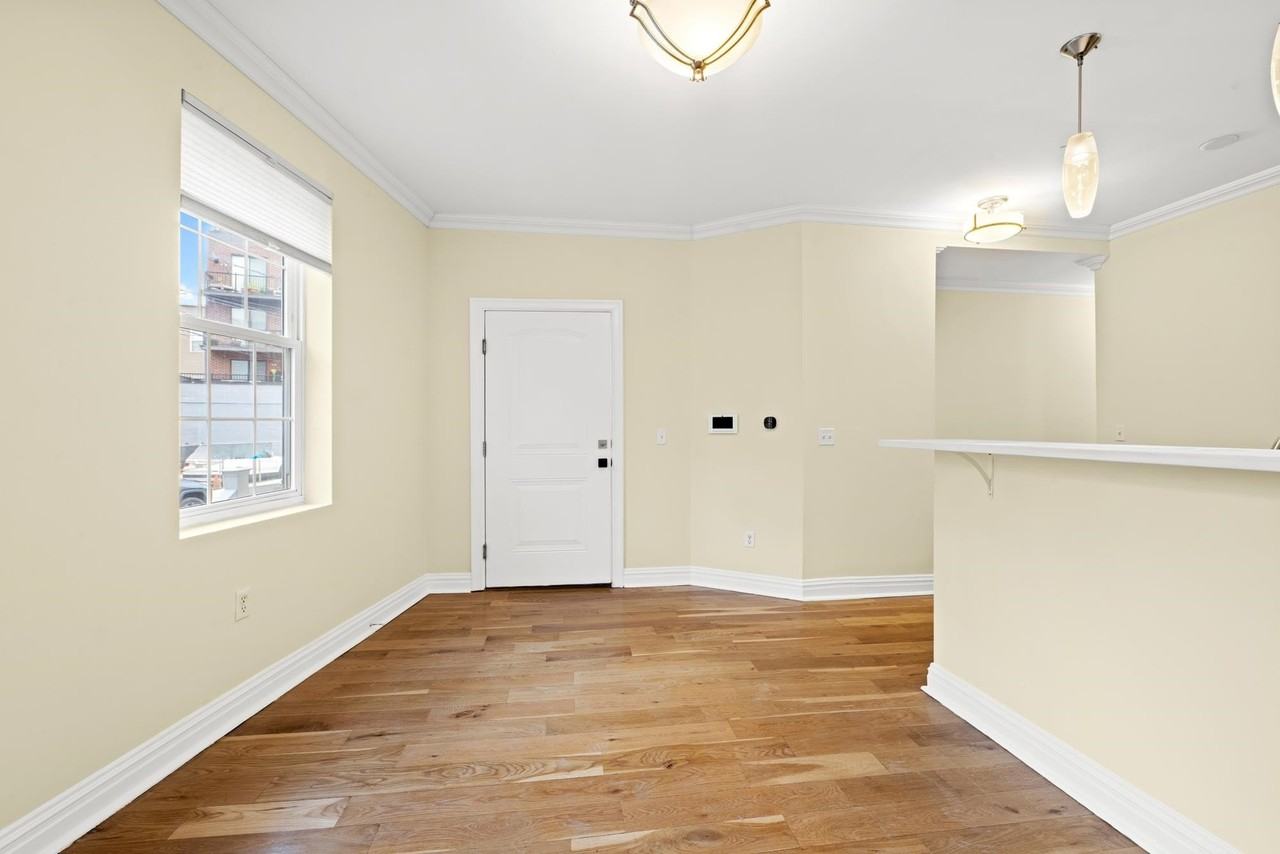 385 1st St #1 - Photo 5 of 19