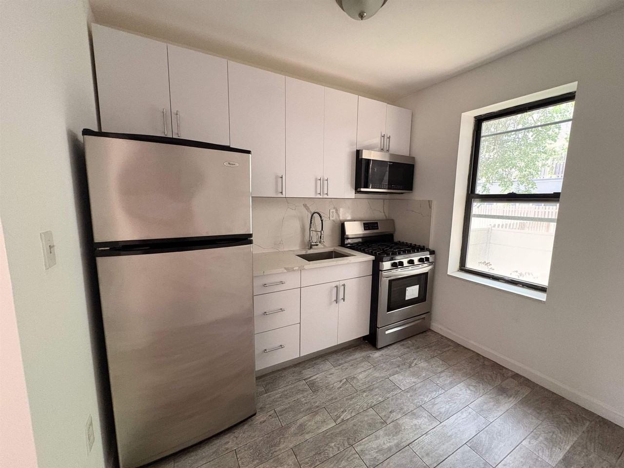 25 Rock St #2 - Photo 5 of 11