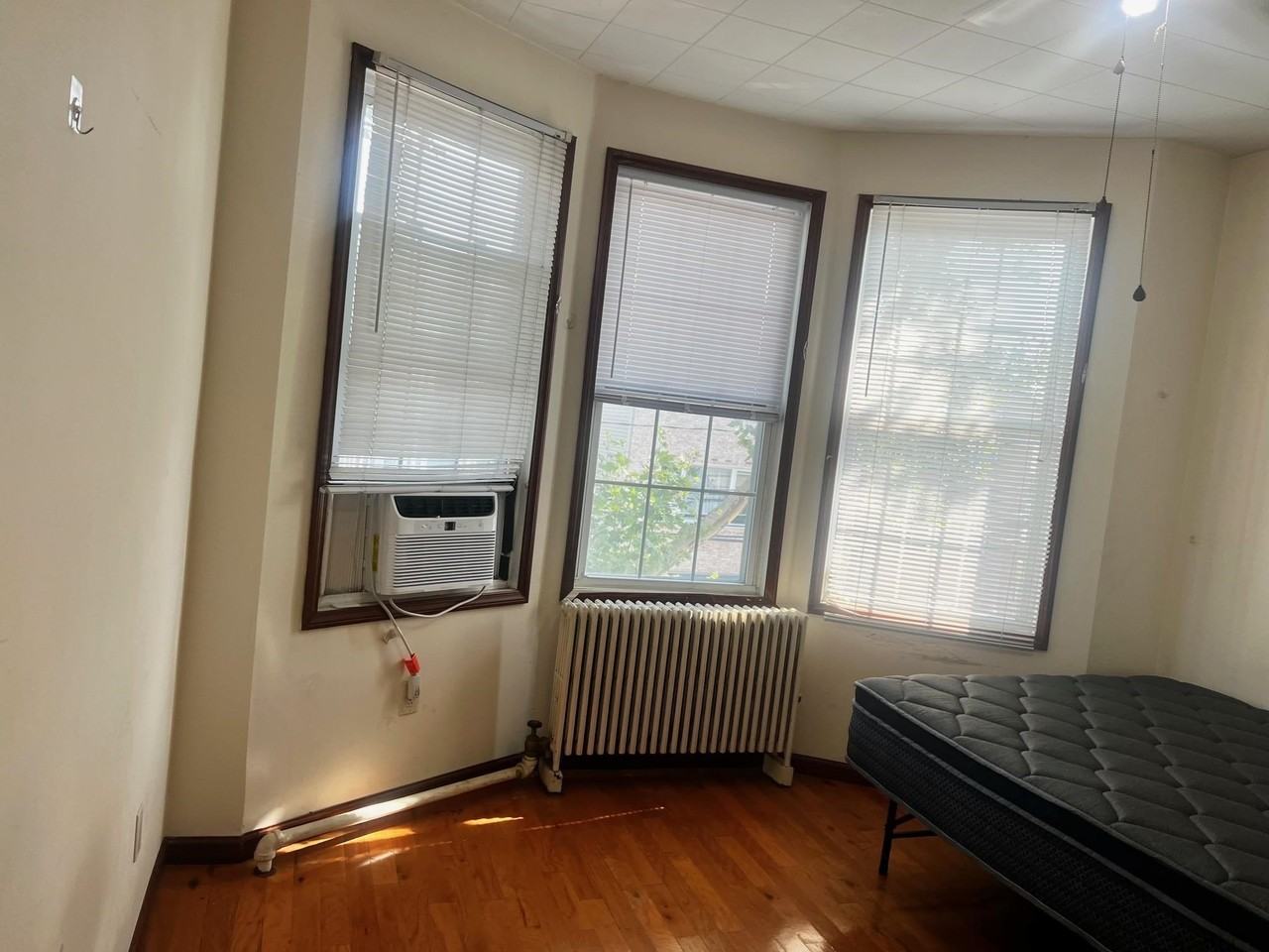 213 Beacon Ave #2 - Photo 6 of 11