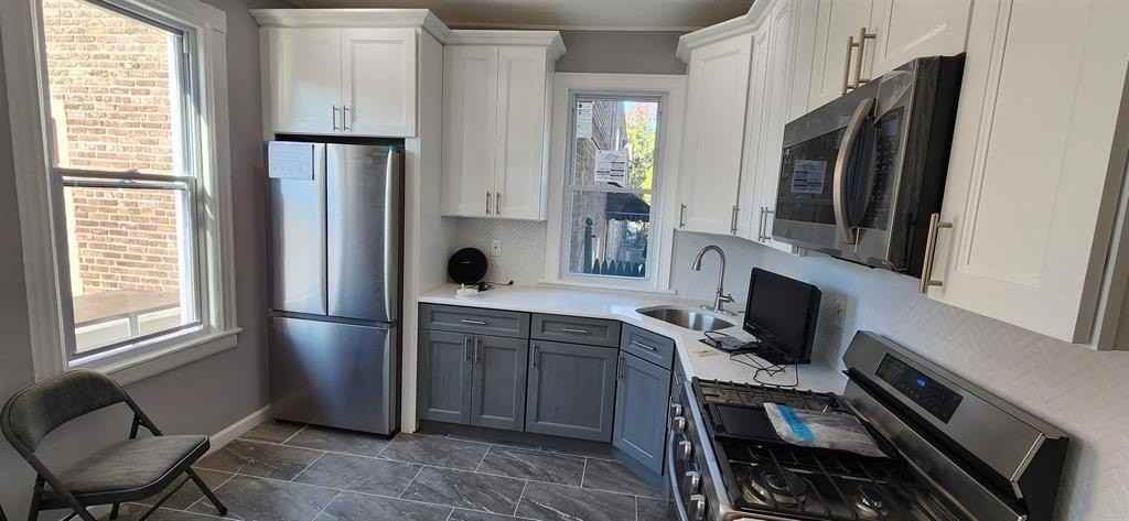 100 W 12th St - Photo 2 of 12