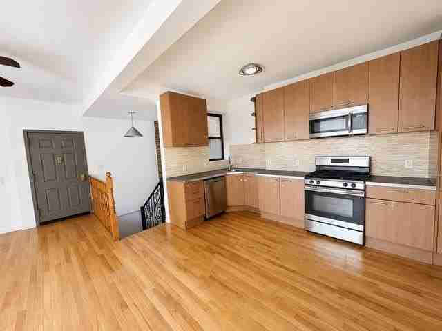 39 Newkirk St #1C - Photo 3 of 22