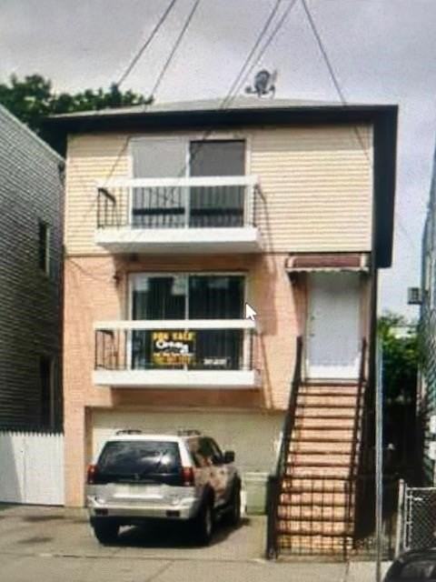 95 Sanford Pl #1