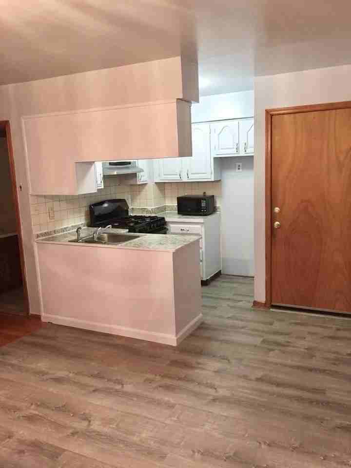 95 Sanford Pl #1 - Photo 2 of 12