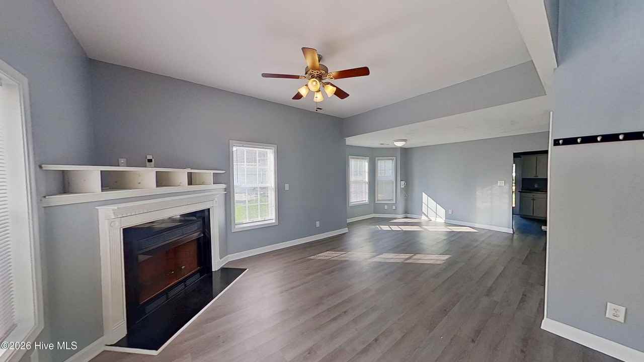 27 Jasmine Ln - Photo 2 of 22