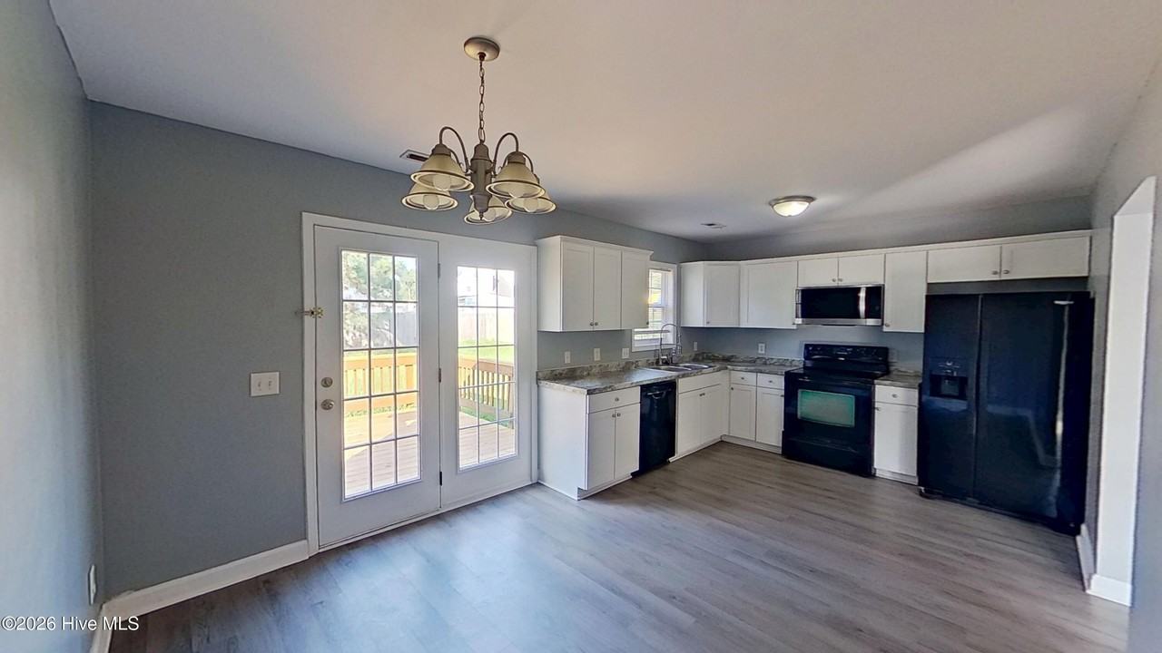 27 Jasmine Ln - Photo 7 of 22