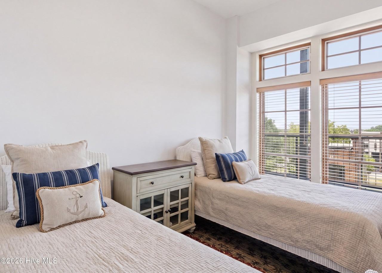801 N 4th St #502 - Photo 6 of 40