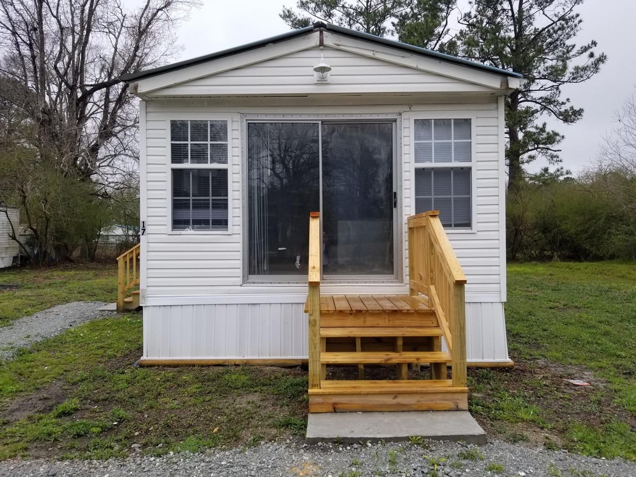 17 Richardson Dr - Photo 2 of 21