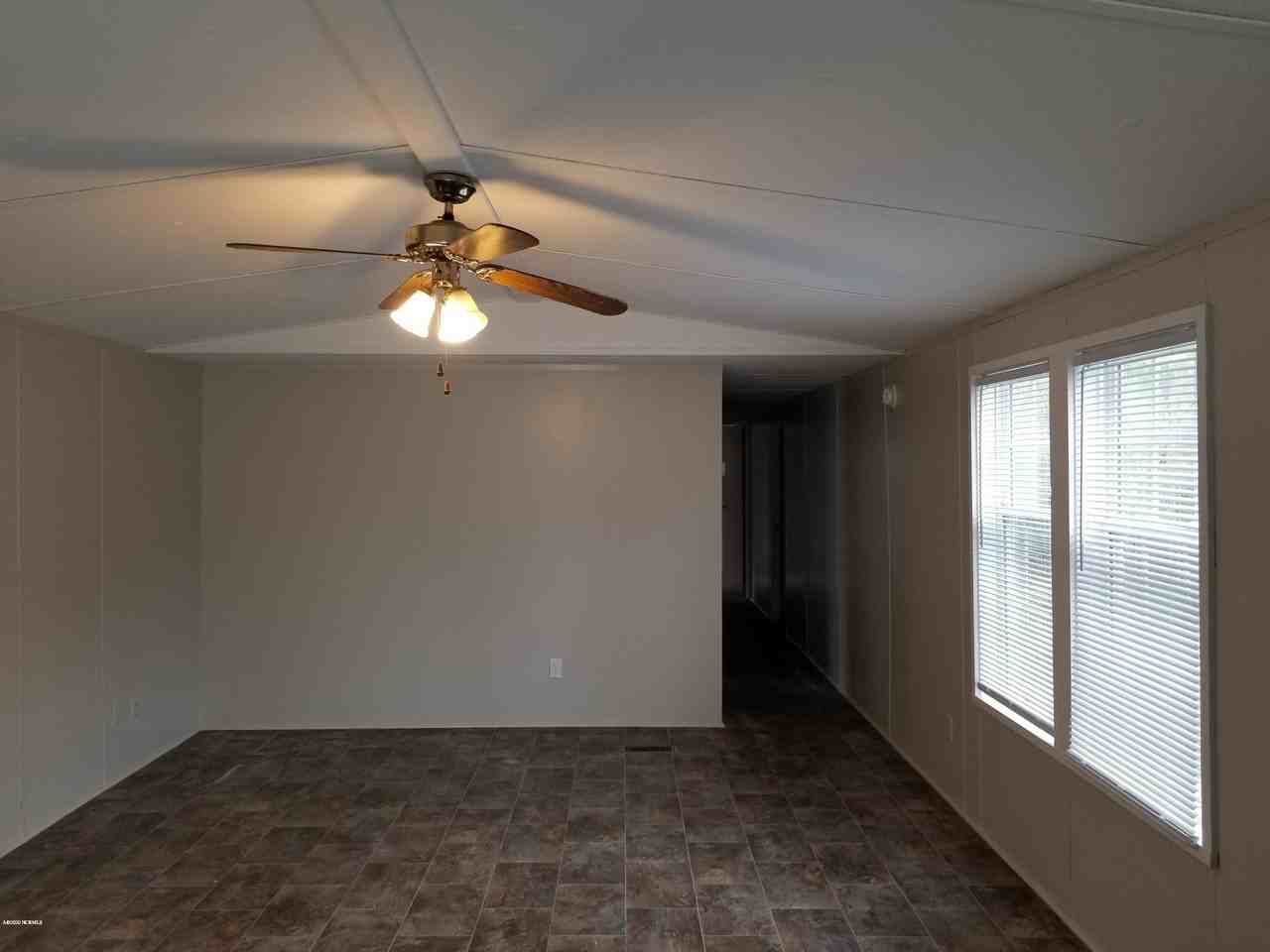 17 Richardson Dr - Photo 5 of 21