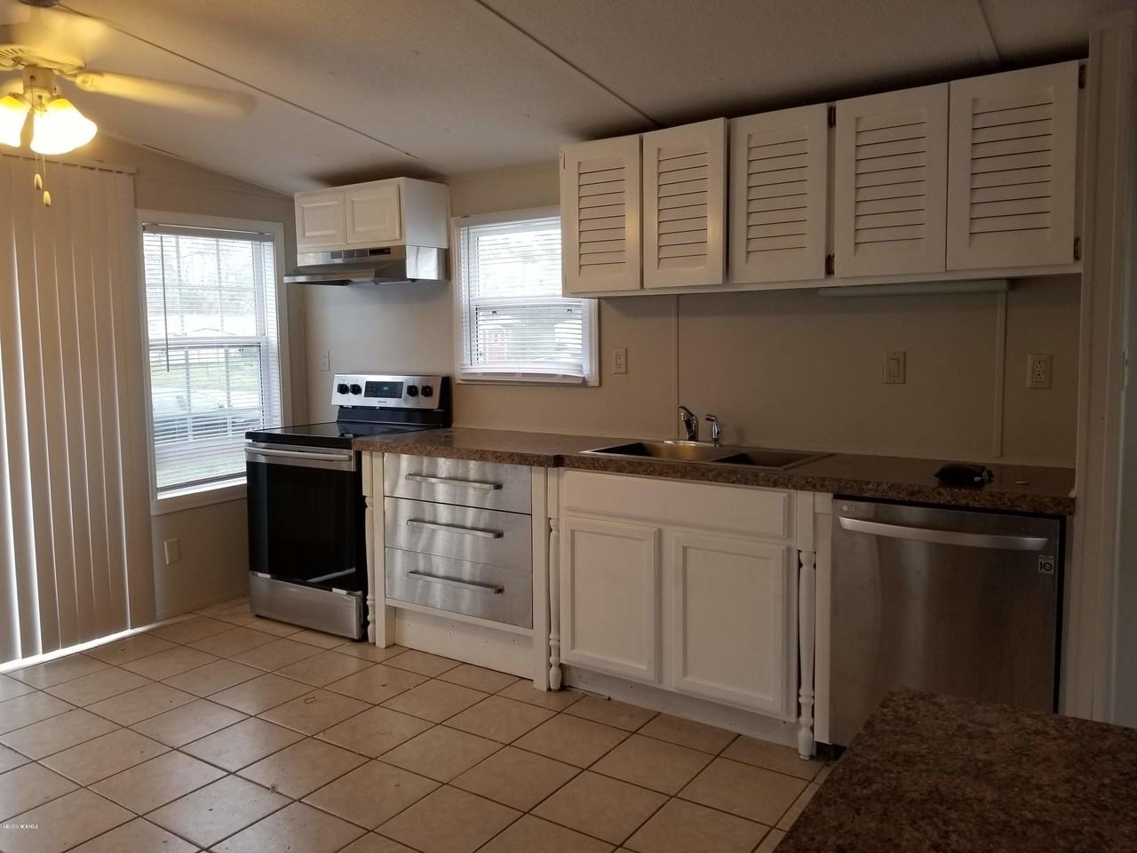 17 Richardson Dr - Photo 6 of 21