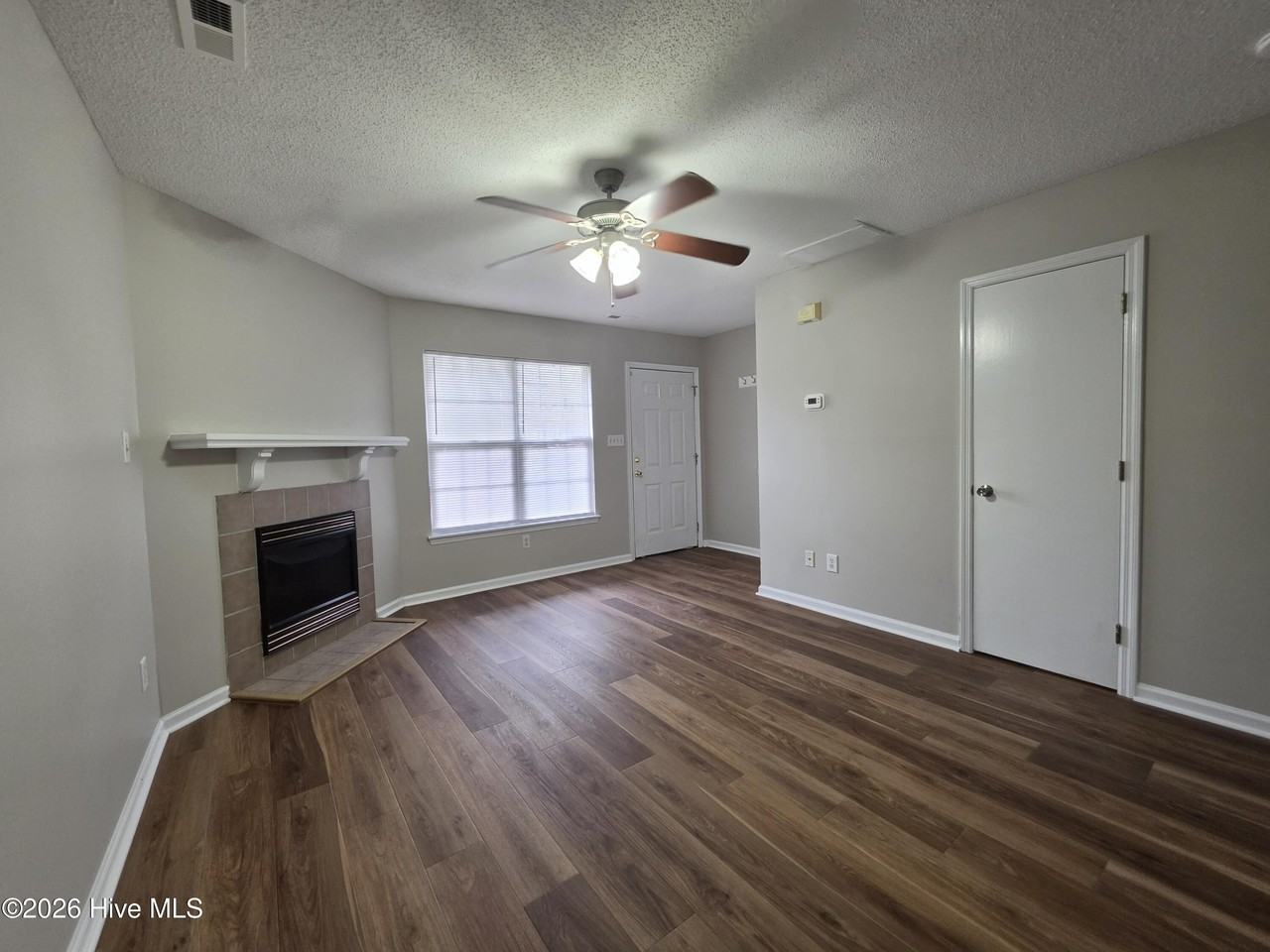 1118 Pueblo Dr - Photo 4 of 23