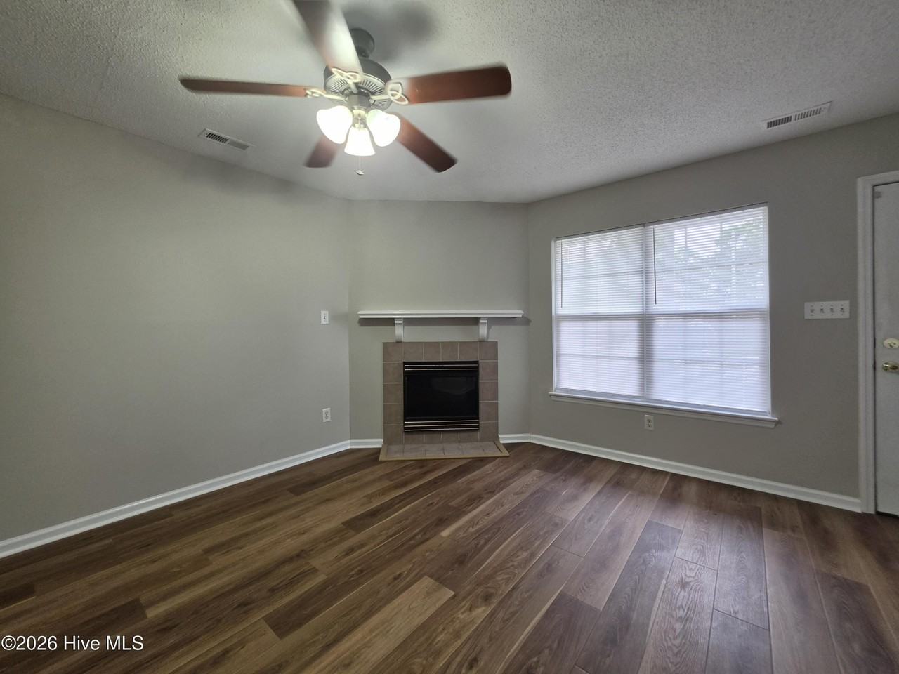 1118 Pueblo Dr - Photo 5 of 23