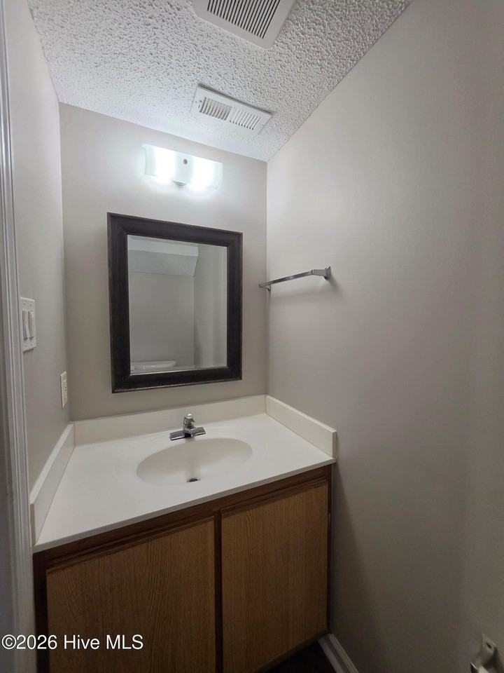 1118 Pueblo Dr - Photo 6 of 23
