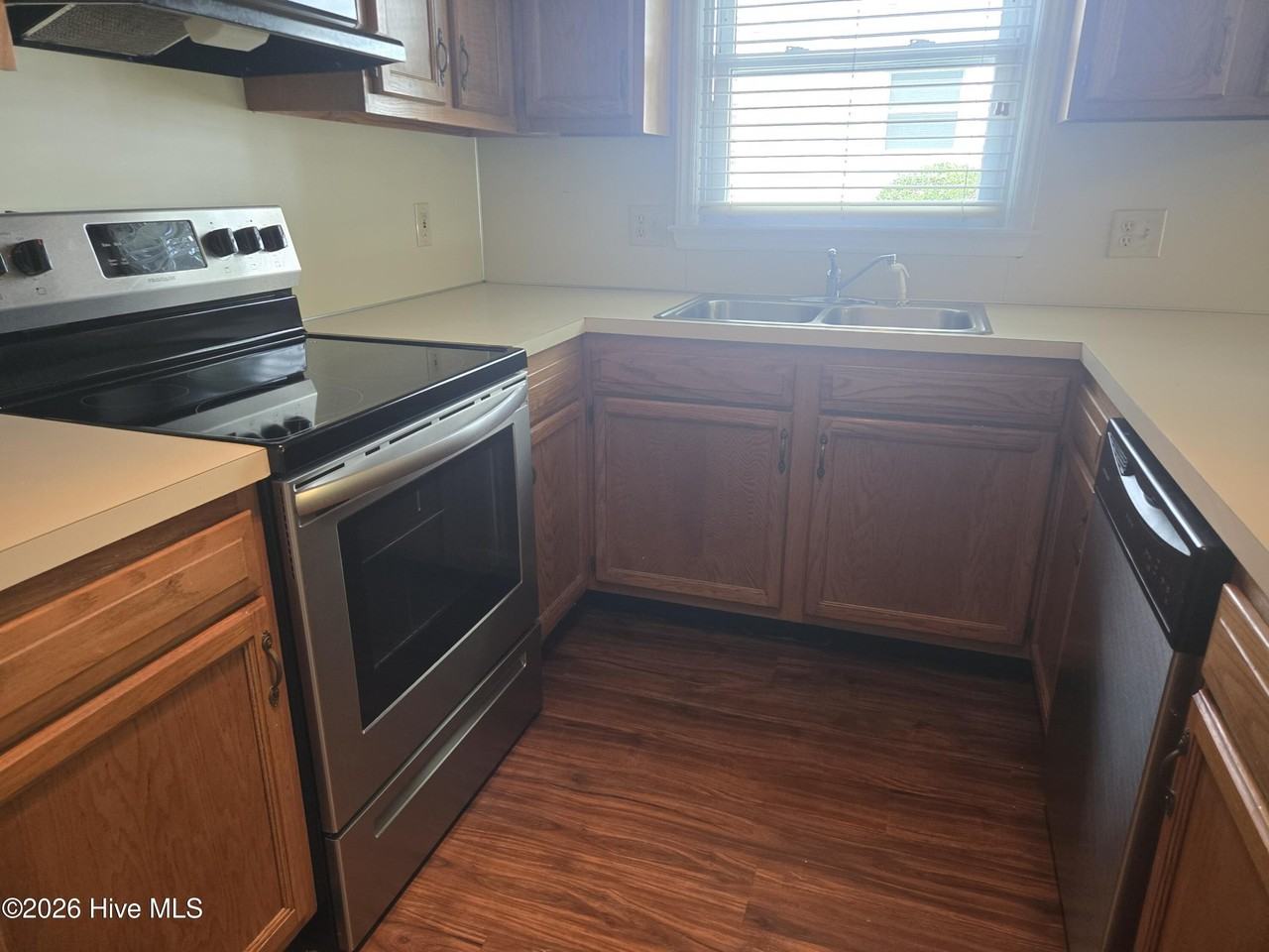 109 W Victoria Ct #A - Photo 3 of 13