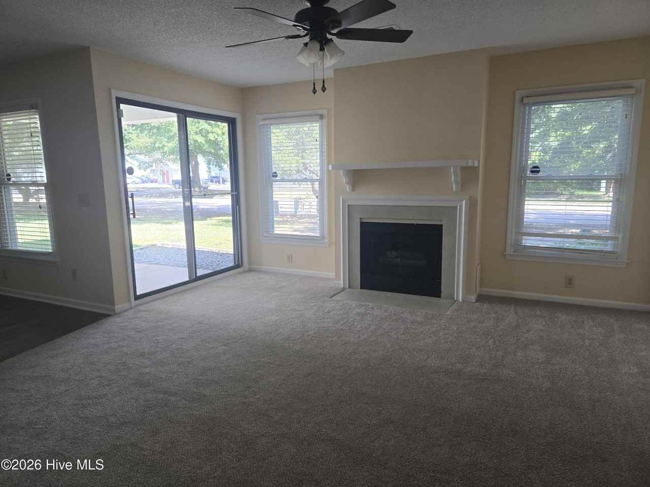 109 W Victoria Ct #A - Photo 5 of 13