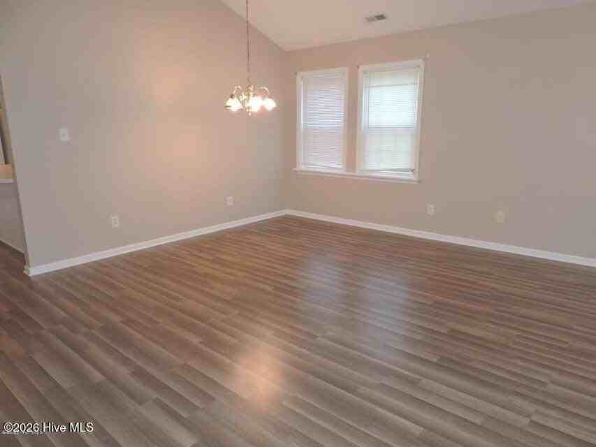105 Monterey Cir - Photo 3 of 14