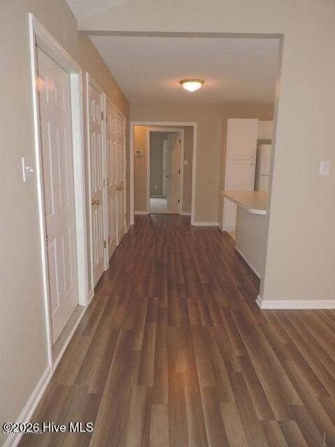 105 Monterey Cir - Photo 4 of 14